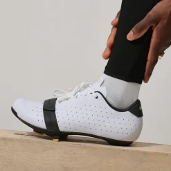Classic Shoes><noscript><img width=